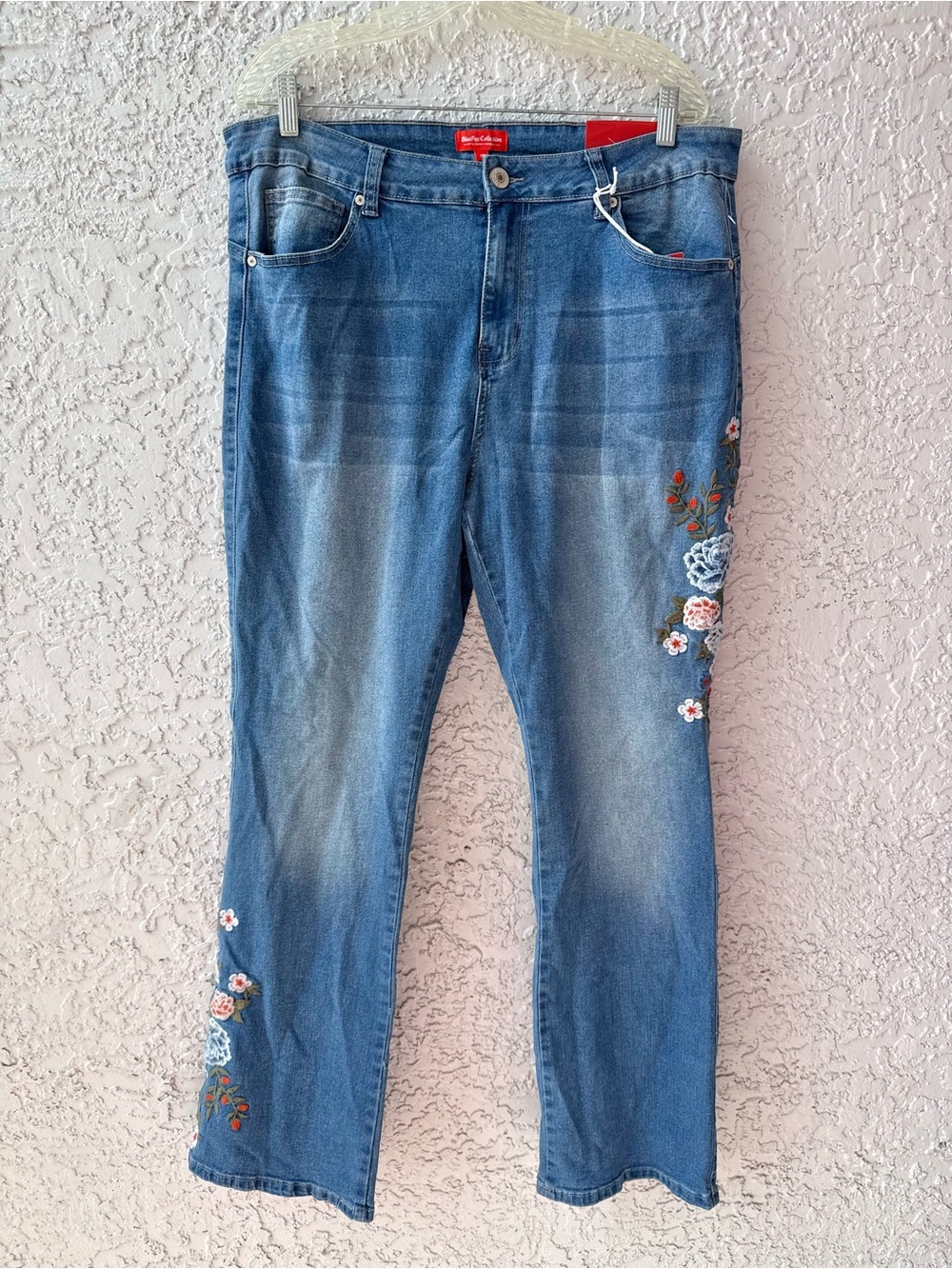 Blue Fox collective women’s floral Embroidery Jeans mid-rise bootcut size 18